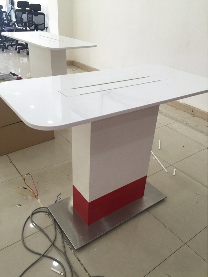 THANH LÝ BÀN TRẢI NGHIỆM MDF CHÂN INOX TRẮNG ĐỎ